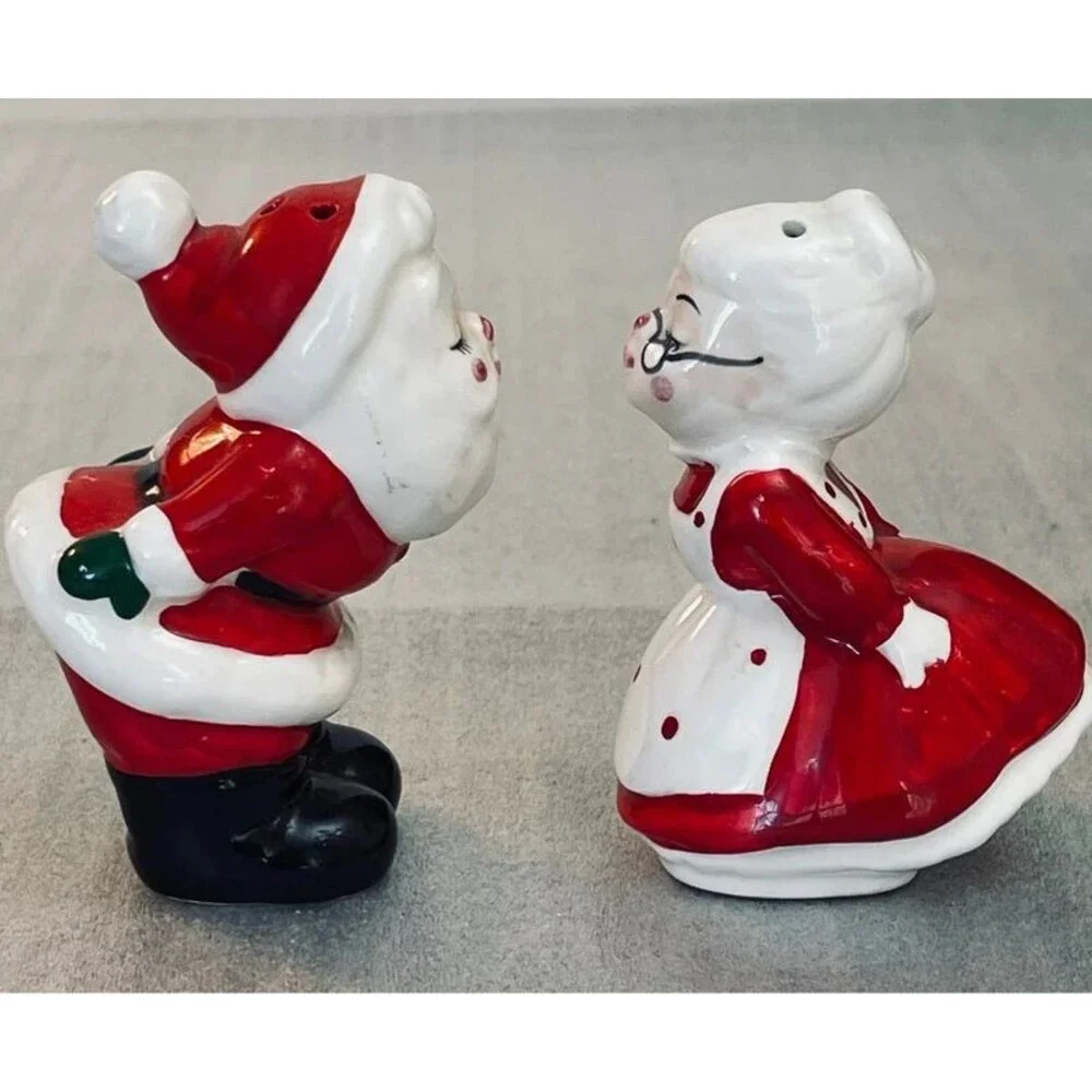 Vintage Lefton Kissing Santa & Mrs. Claus Salt & Pepper Shakers Sets